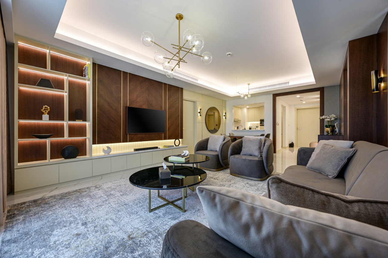 Apartment 812 image 8